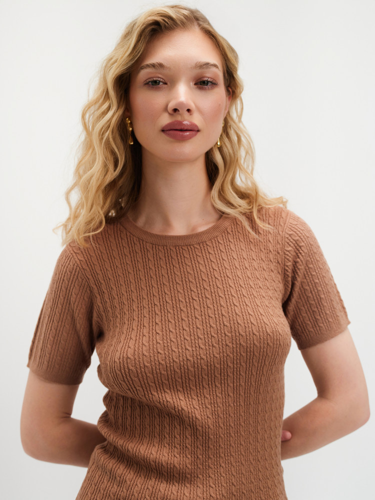 Strukturalny sweter z krótkim rękawem 