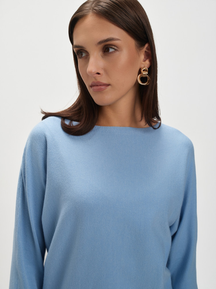 Klasyczny błękitny sweter 