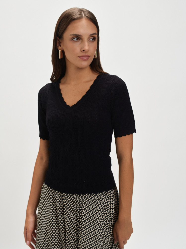 Czarny ażurowy sweter 