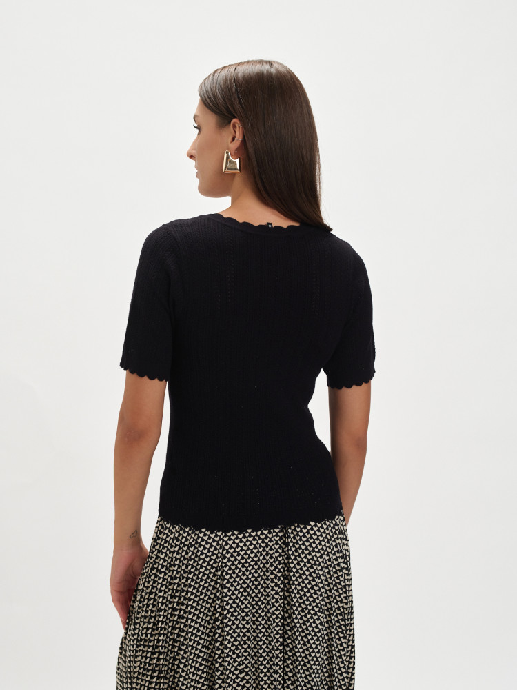 Czarny ażurowy sweter 