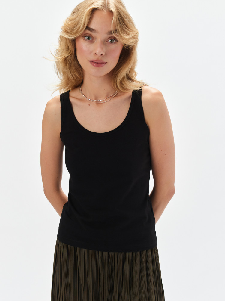 Czarny top bez rękawów