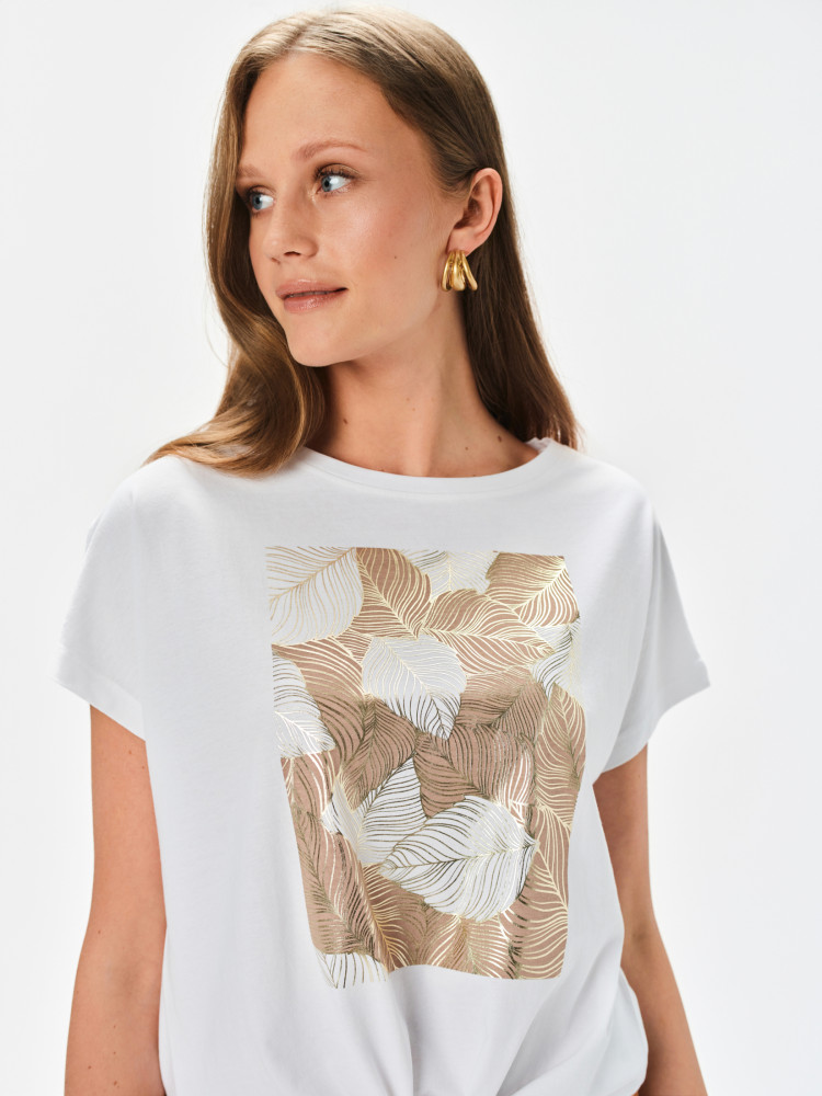 T-shirt z efektownym nadrukiem 