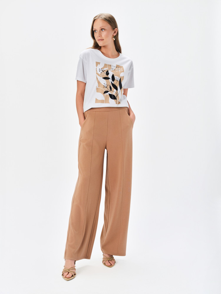 Biały t-shirt z grafiką