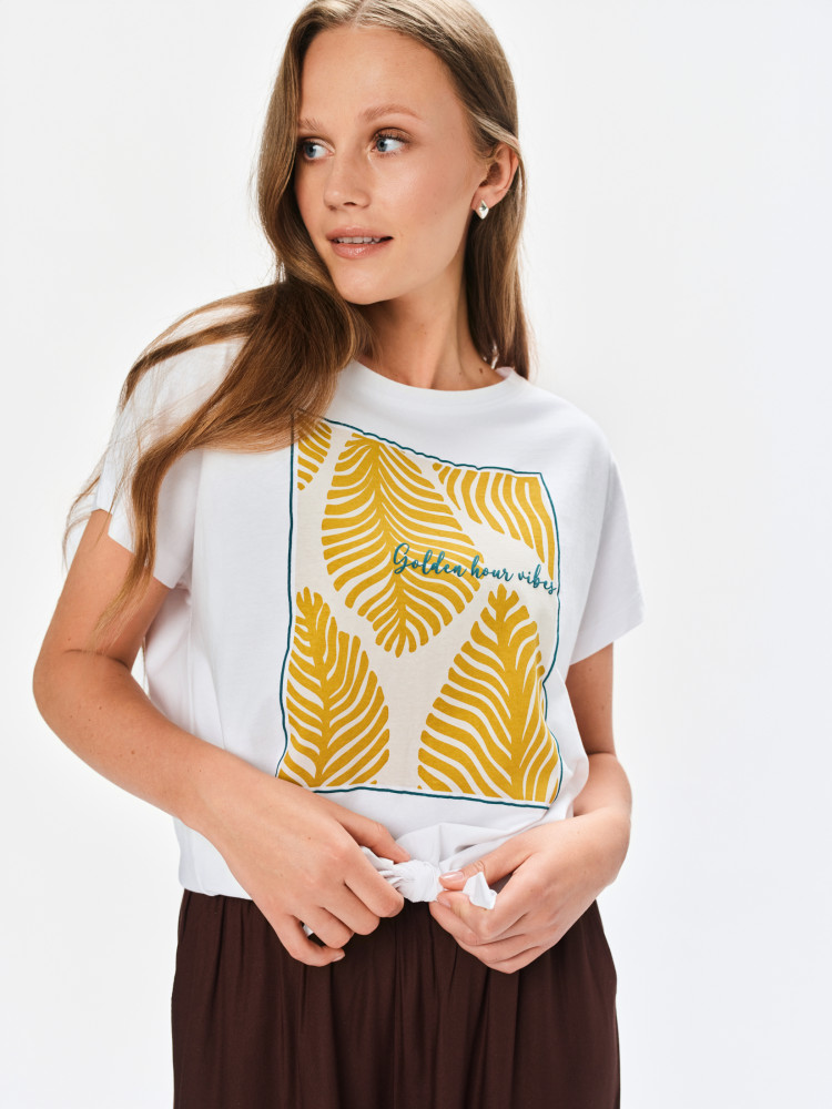 Biały t-shirt z nadrukiem 