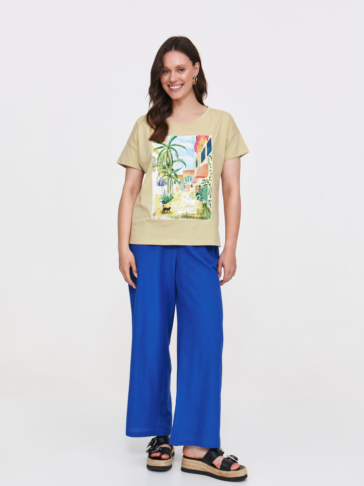 Luźny zielony t-shirt z nadrukiem 