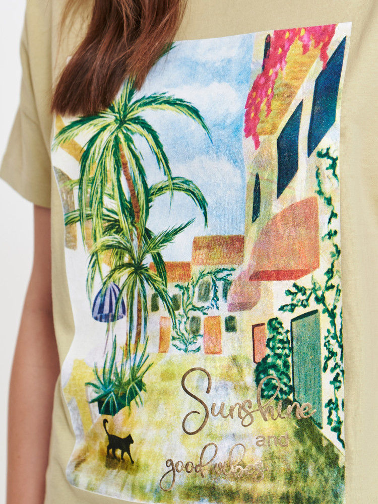 Luźny zielony t-shirt z nadrukiem 