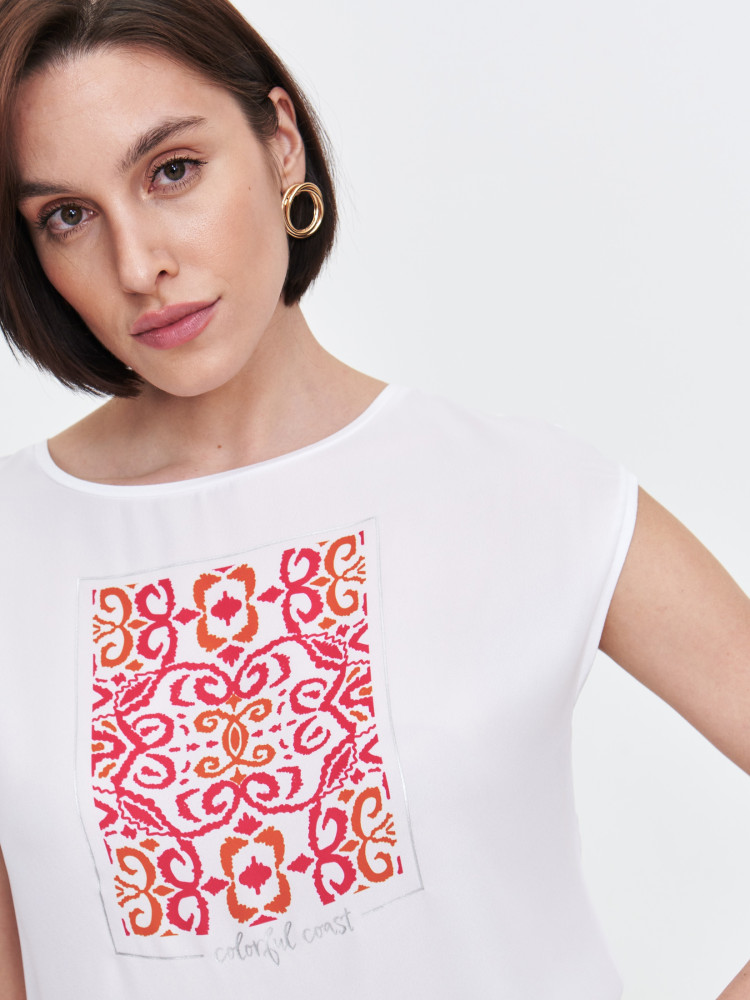 Bluzka z orientalnym nadrukiem  Bluzka z orientalnym nadrukiem