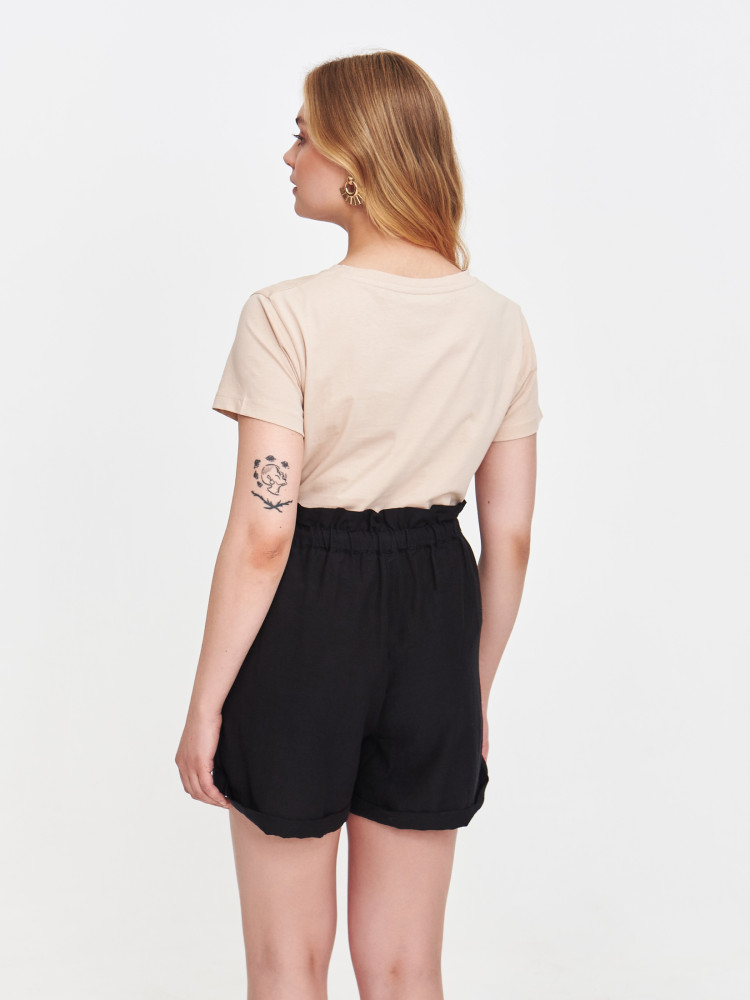 Beżowa bluzka z motywującym napisem 