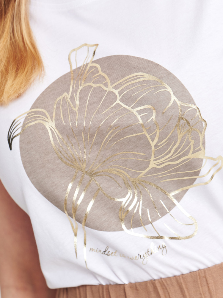 Biała bluzka z połyskującym nadrukiem 