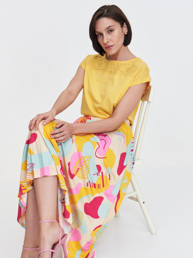 Żółta bluzka z ażurowym haftem 