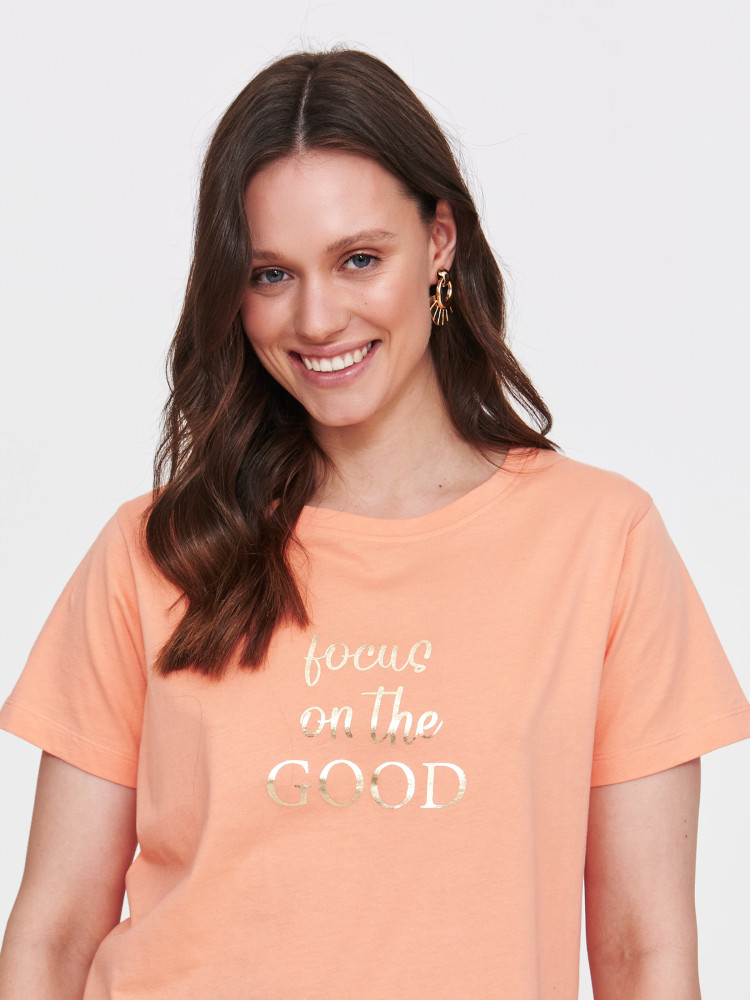 Koralowy t-shirt z krótkim rękawem 