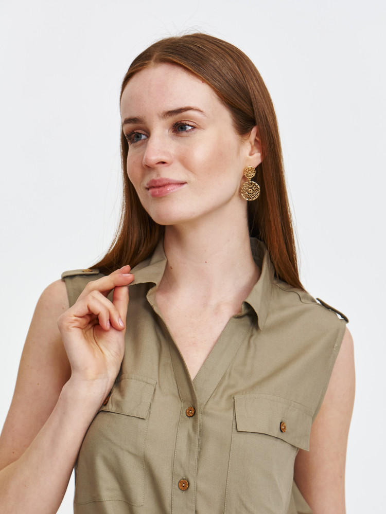 Zielona bluzka z wiązaniem u dołu  Zielona bluzka z wiązaniem u dołu