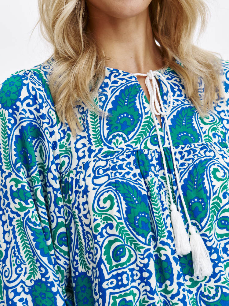 Bluzka w stylu boho z orientalnym printem w kolorze niebieskim 