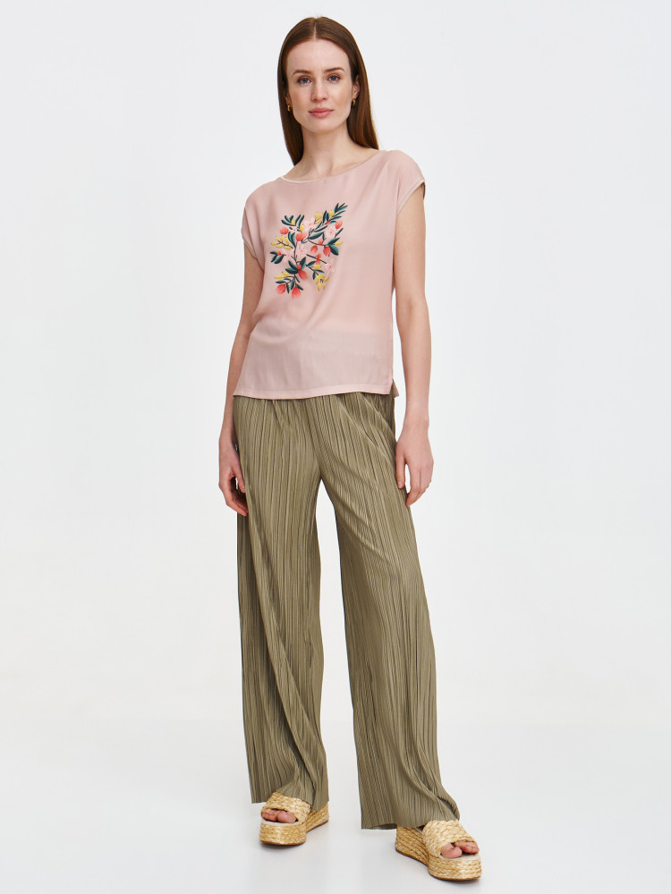 Delikatna beżowa bluzka z nadrukiem 