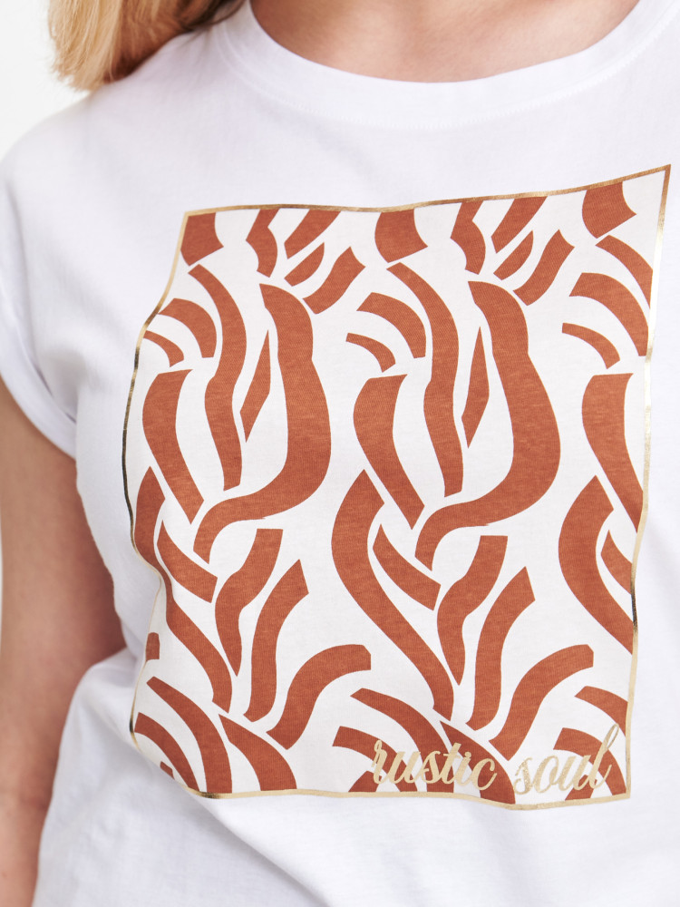 Biały t-shirt z nadrukiem 