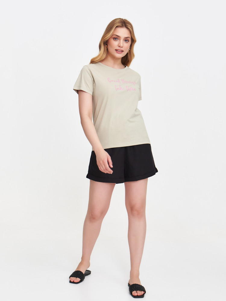 Jasnozielony t-shirt z napisem 