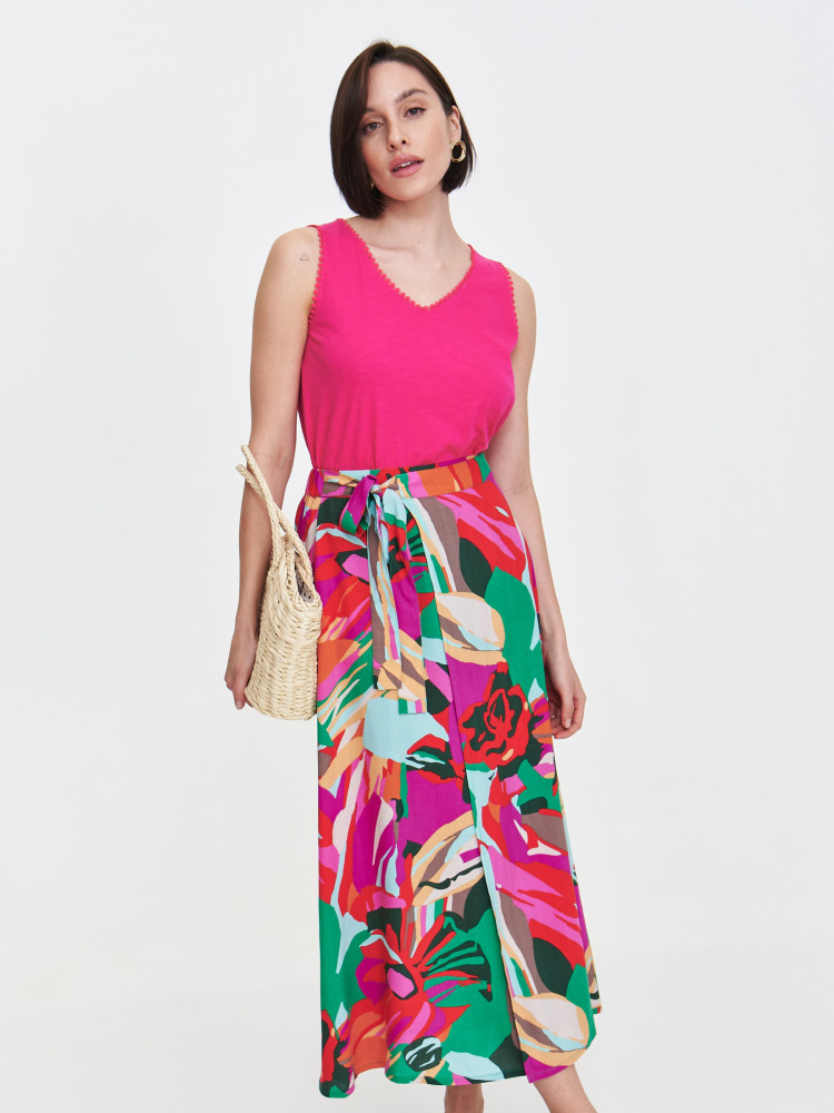 Różowy top z obszyciem 