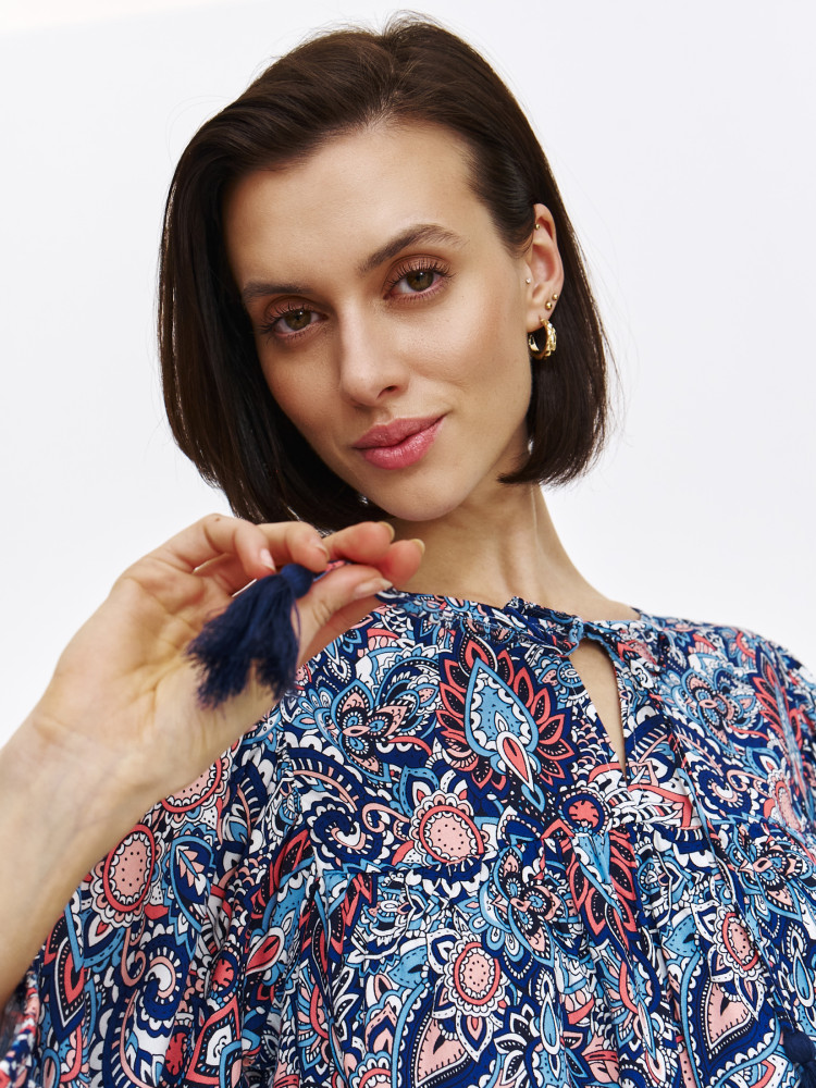 Bluzka o luźnym kroju w orientalne wzory 