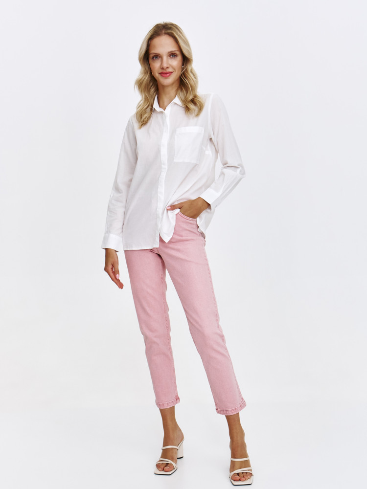 Biała koszula o prostym kroju 