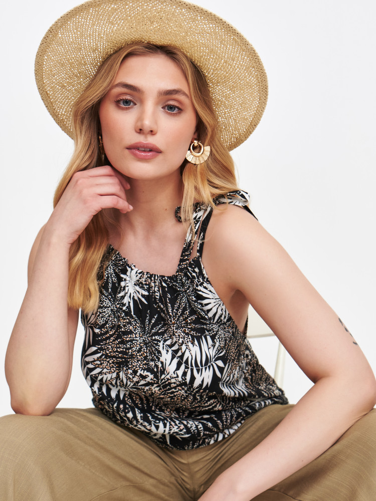 Printowana bluzka z dekoltem typu halter 