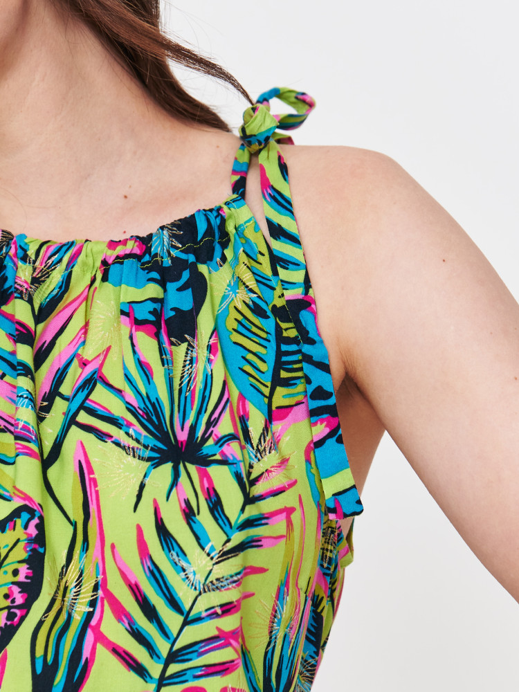 Bluzka z tropikalnym motywem 