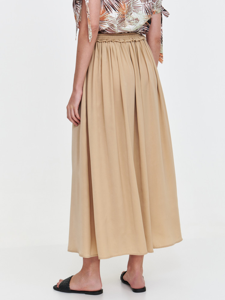 Beżowa długa spódnica 