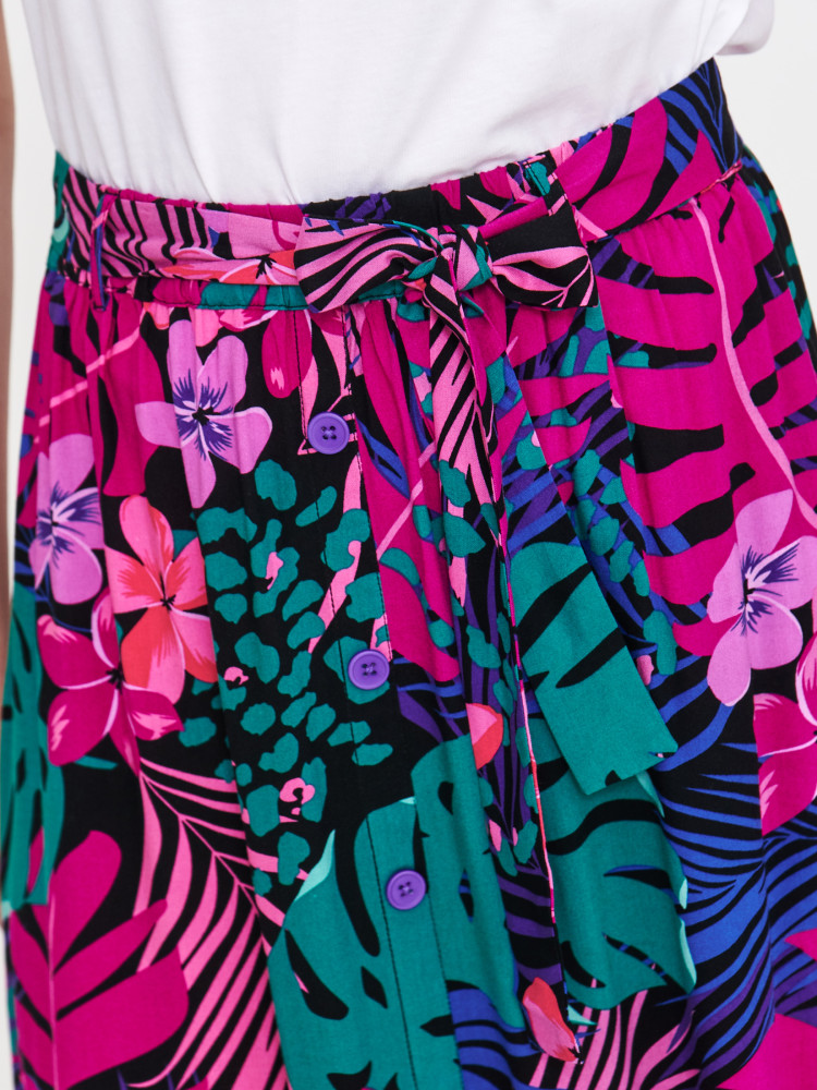 Wzorzysta spódnica z rozcięciem 