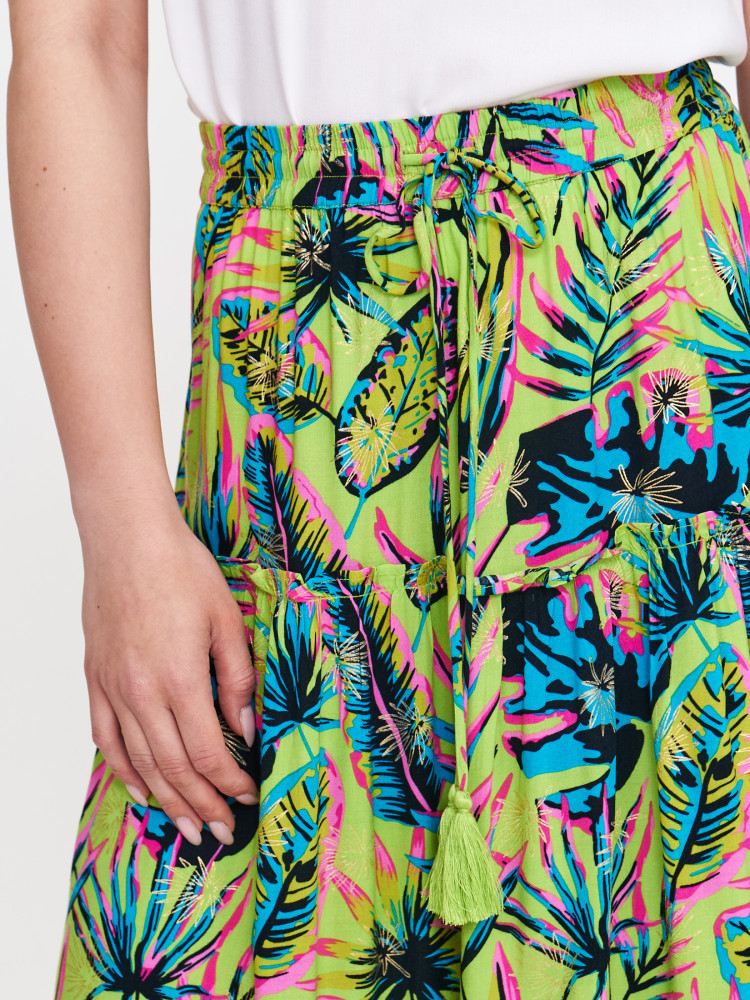 Spódnica z tropikalnym motywem 