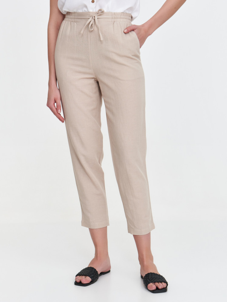 Tkaninowe beżowe spodnie typu chino 