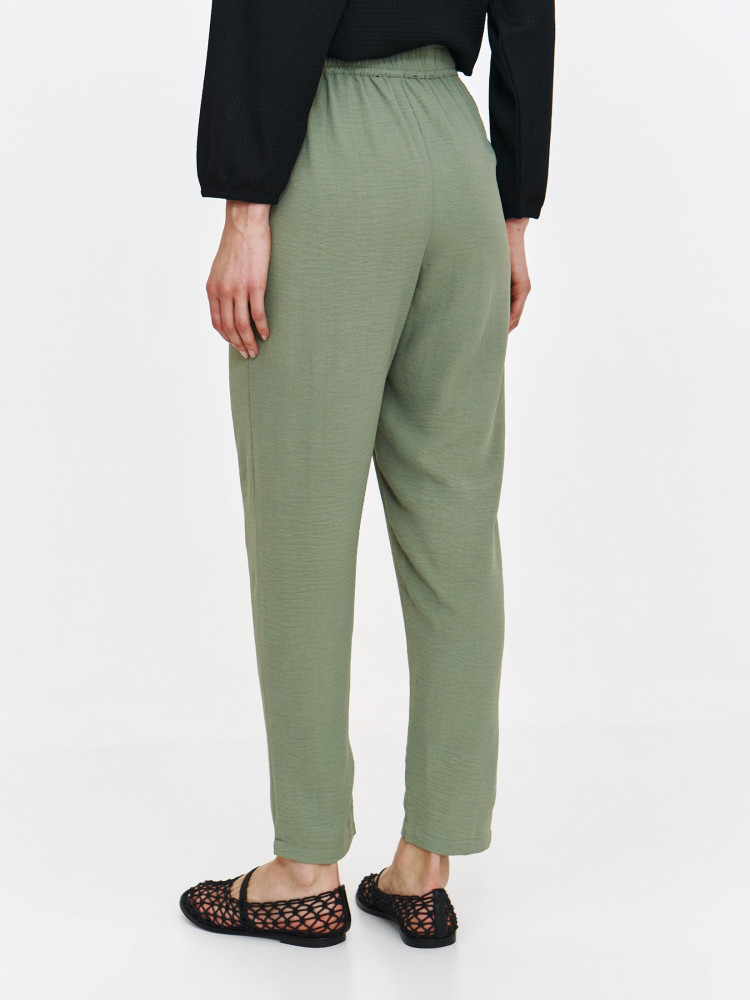 Tkaninowe spodnie w kolorze zgaszonej zieleni 