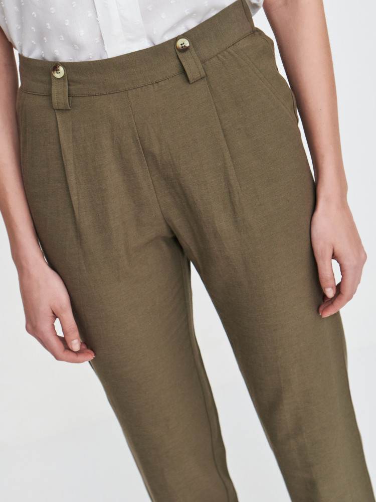 Ciemnozielone spodnie w stylu casual 