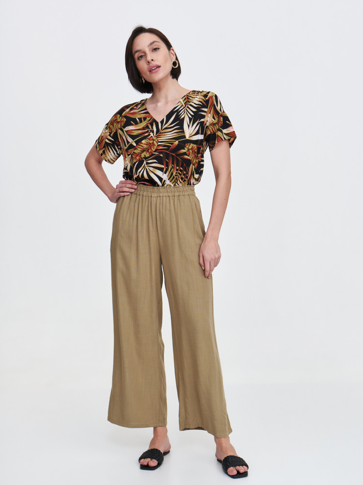 Wiskozowo-lniane spodnie w kolorze zielonym  Wiskozowo-lniane spodnie w kolorze zielonym