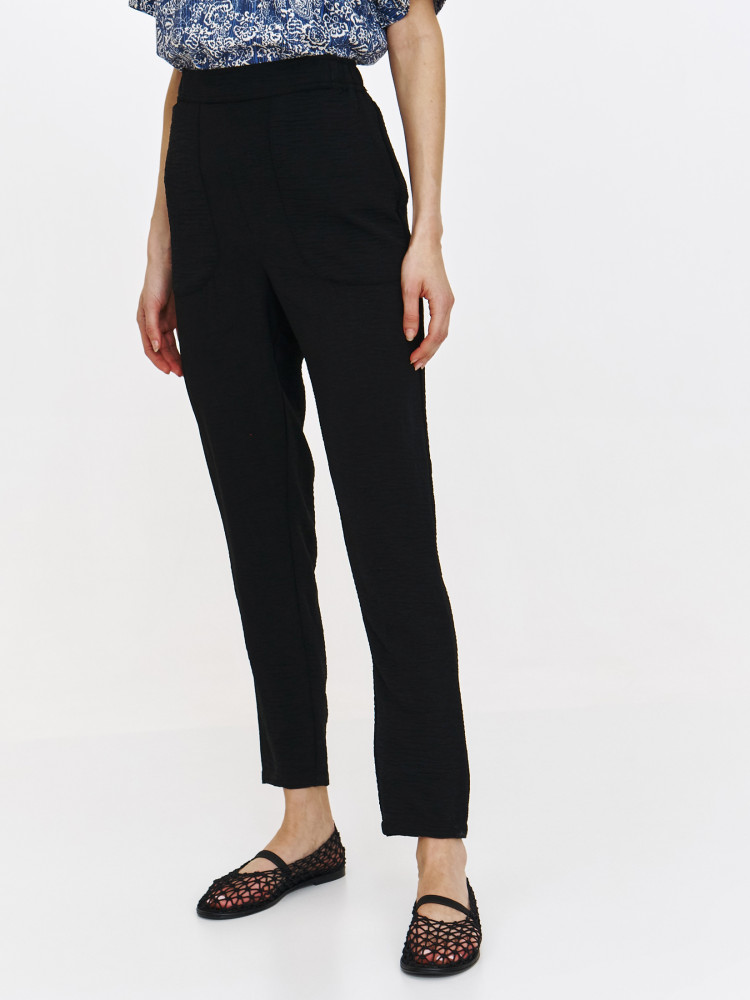 Klasyczne materiałowe spodnie z wysokim stanem 