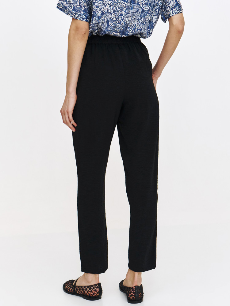 Klasyczne materiałowe spodnie z wysokim stanem 