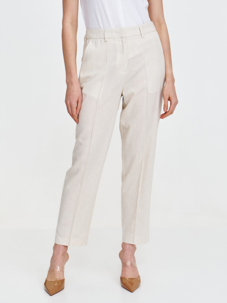 Beżowe spodnie w kant z domieszką lnu 