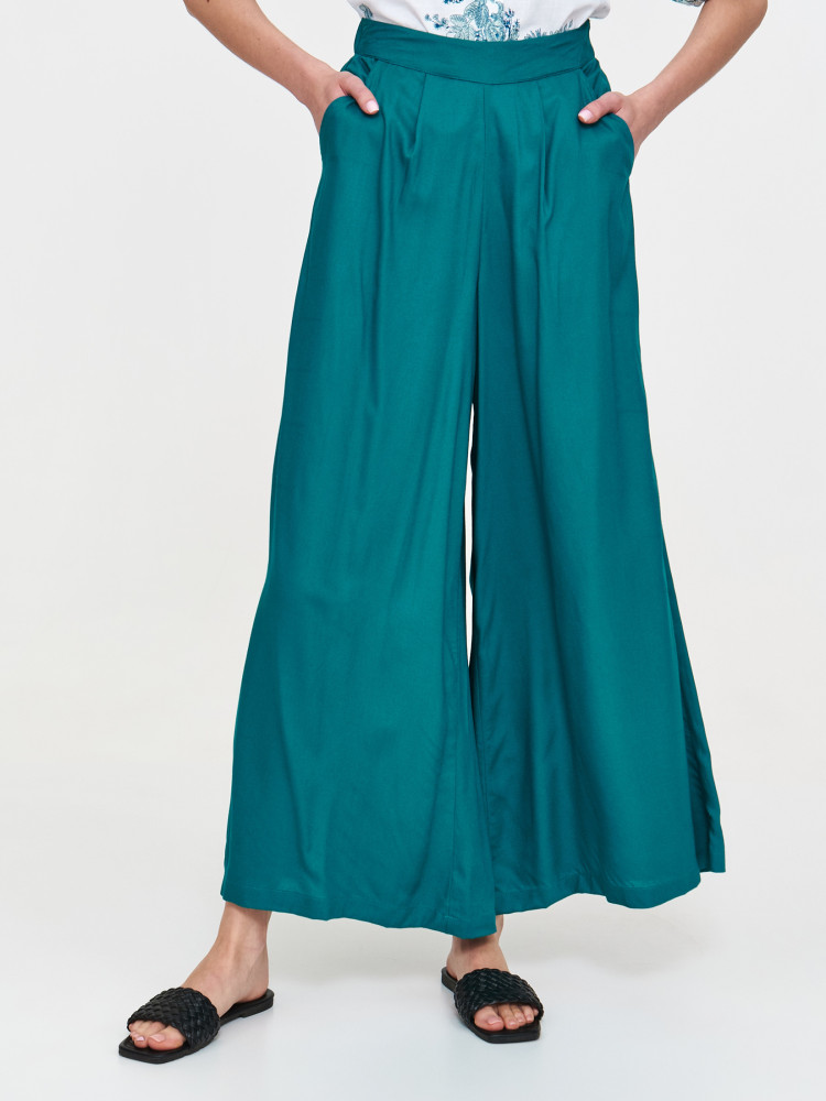 Tkaninowe zielone spodnie z szeroką nogawką 