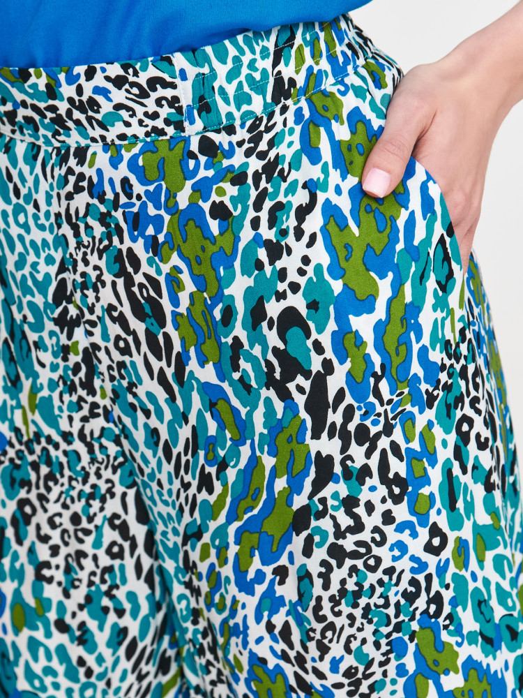 Spodnie ze zwierzęcym printem 