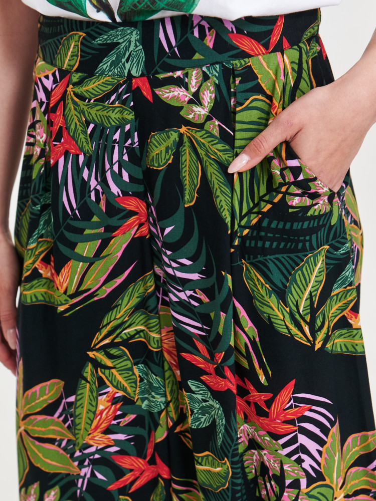 Szerokie spodnie z tropikalnym nadrukiem