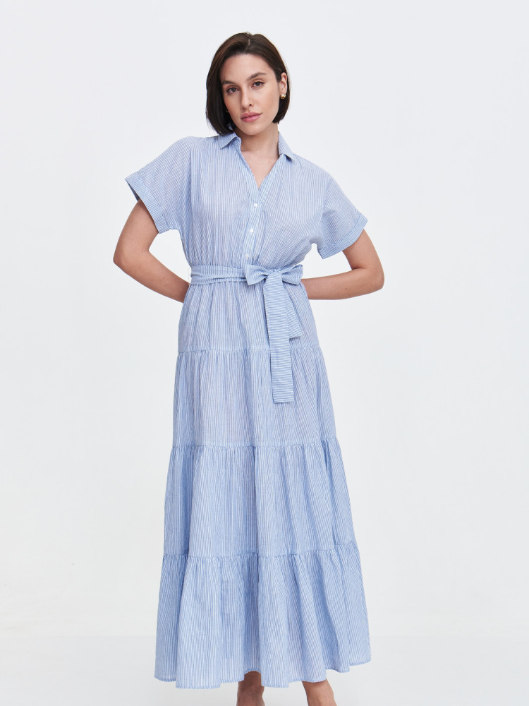 Długa sukienka koszulowa z falbaniastym dołem  Długa sukienka koszulowa z falbaniastym dołem