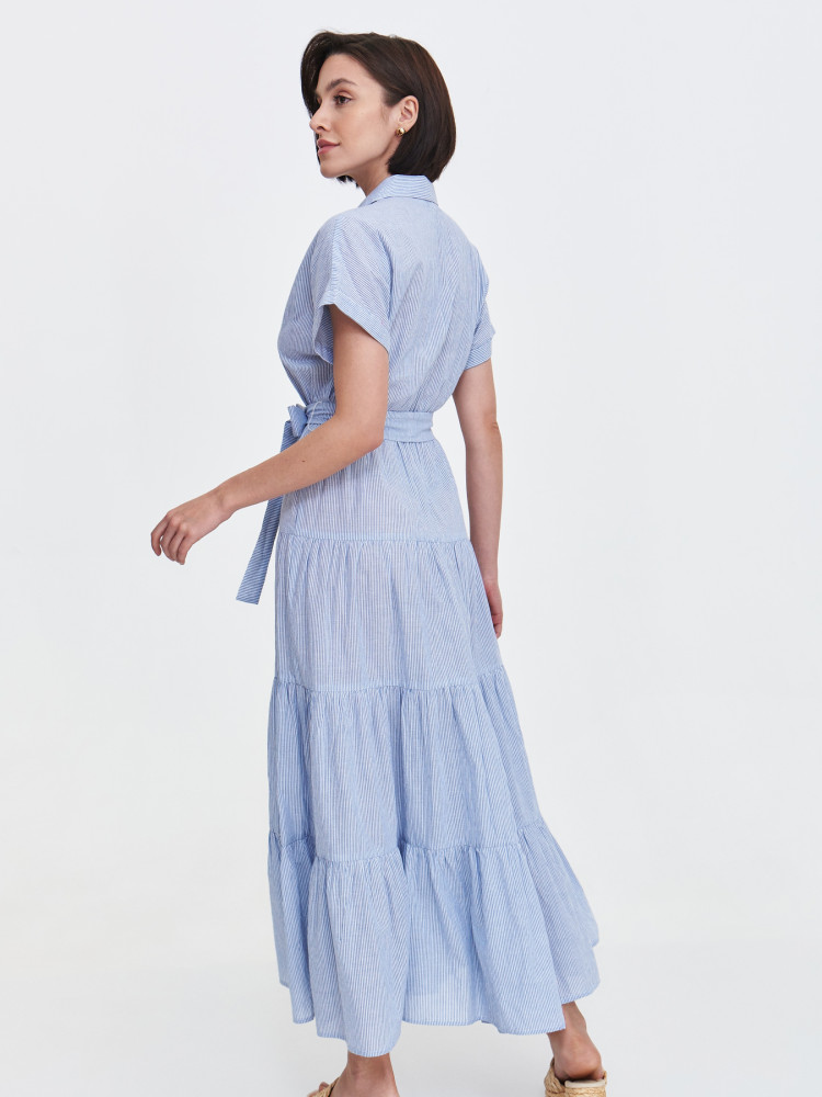 Długa sukienka koszulowa z falbaniastym dołem  Długa sukienka koszulowa z falbaniastym dołem