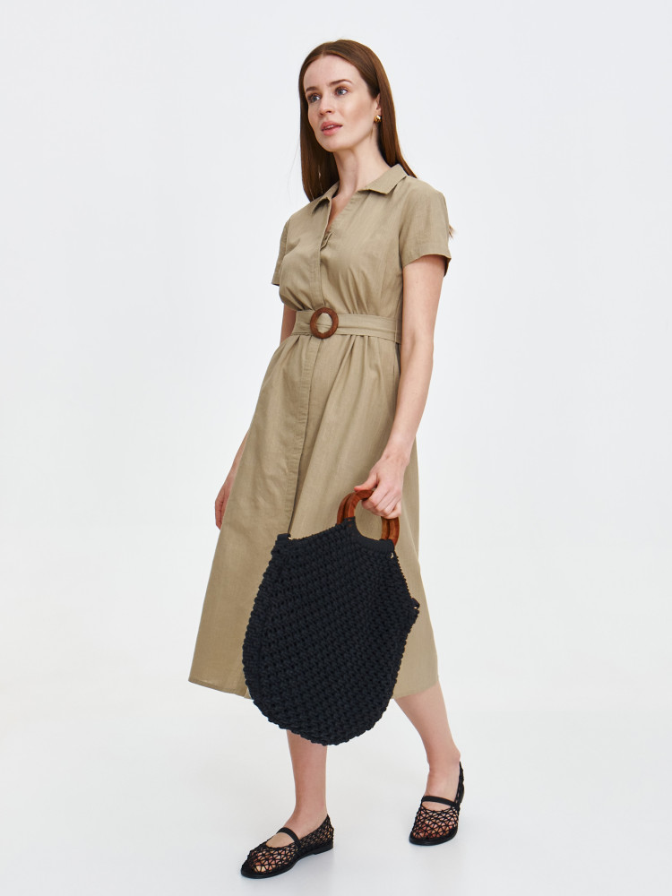 Koszulowa sukienka midi w kolorze zielonym 