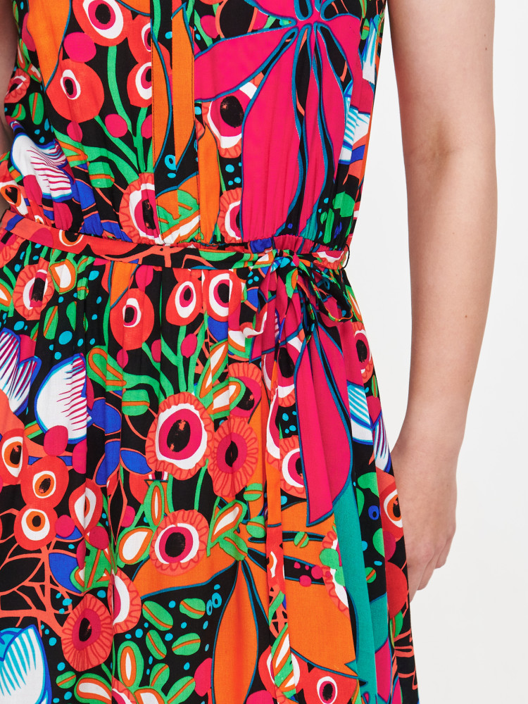 Maxi sukienka z tropikalnym printem 