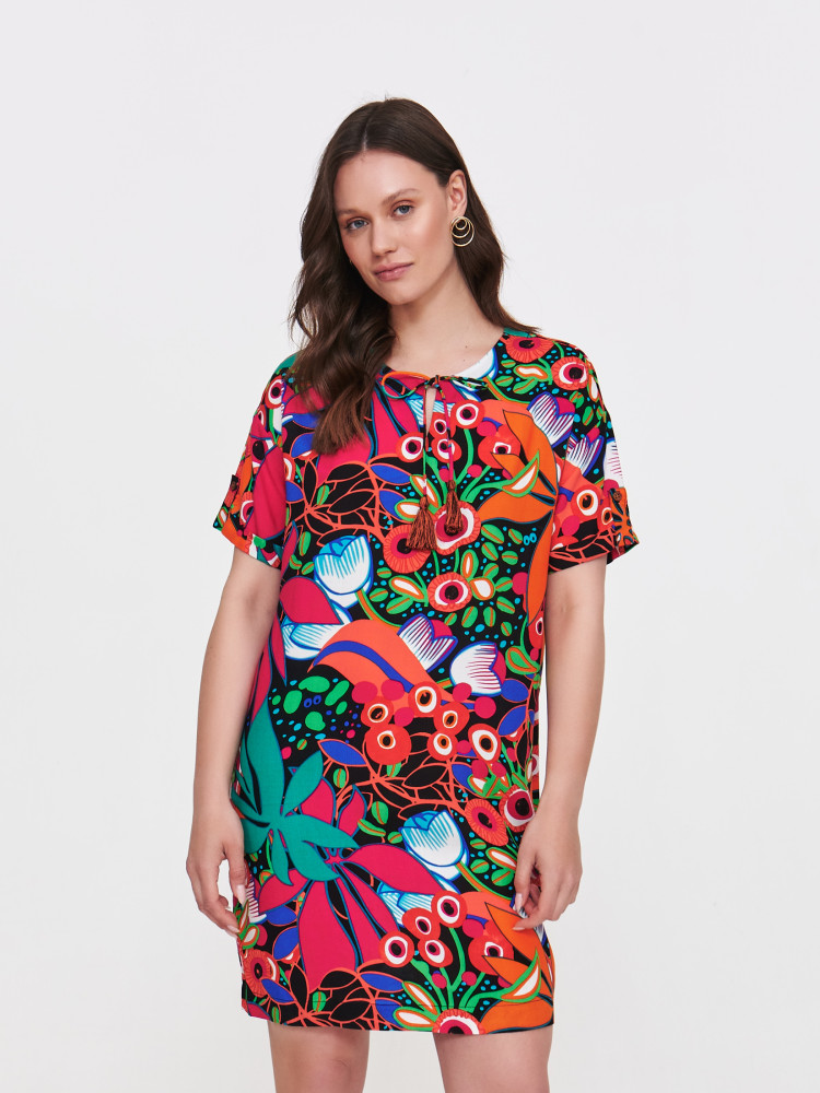 Sukienka z kolorowym printem 