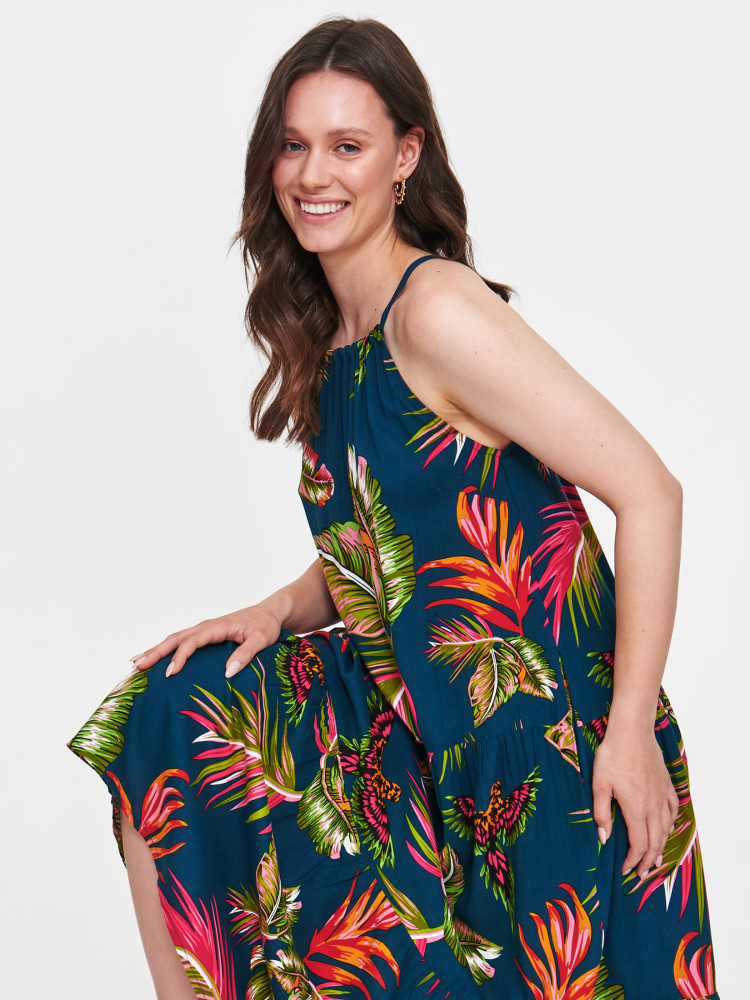 Granatowa sukienka z dekoltem halter 