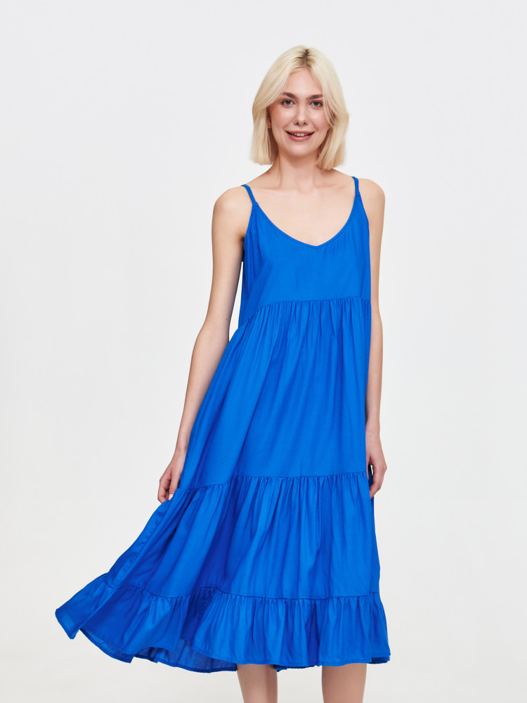 Zwiewna niebieska sukienka midi 