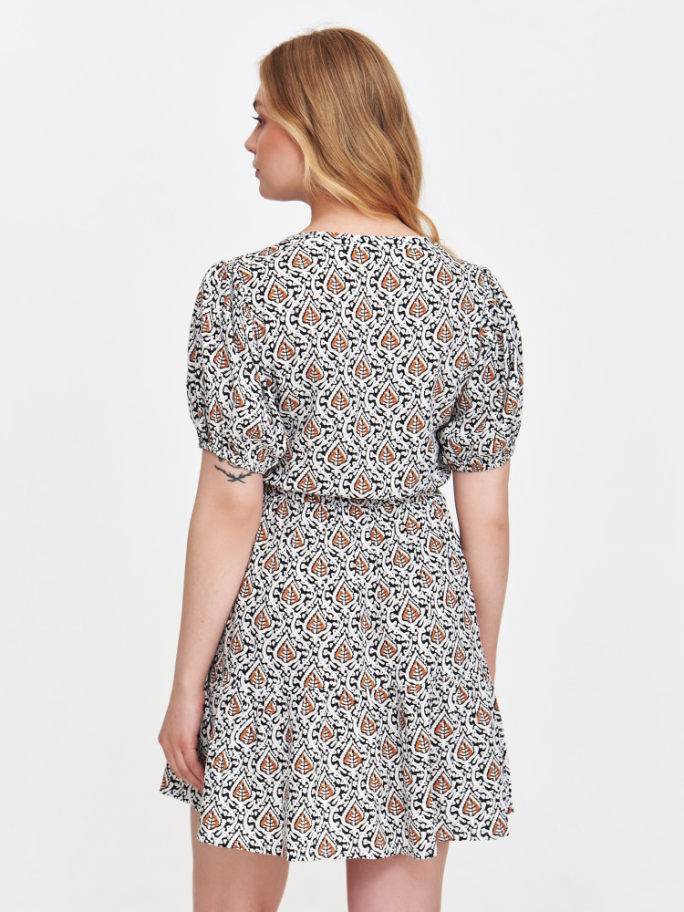 Wzorzysta rozkloszowana sukienka 