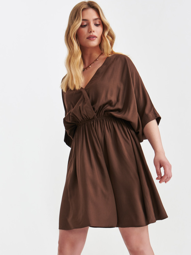 Zwiewna brązowa sukienka 