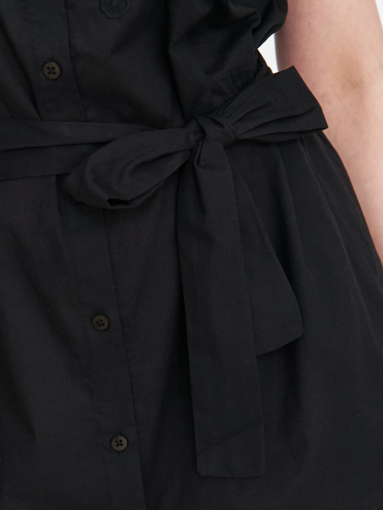 Czarna sukienka z haftem angielskim 