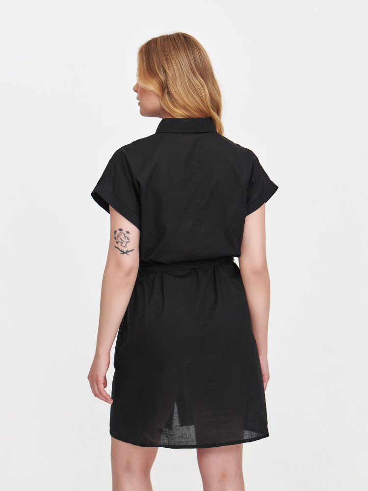 Czarna sukienka z haftem angielskim 