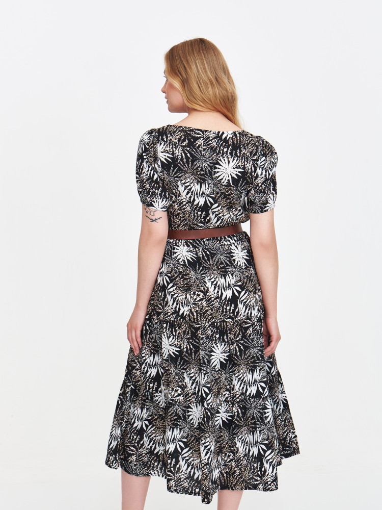 Długa sukienka z printem tropikalnym 